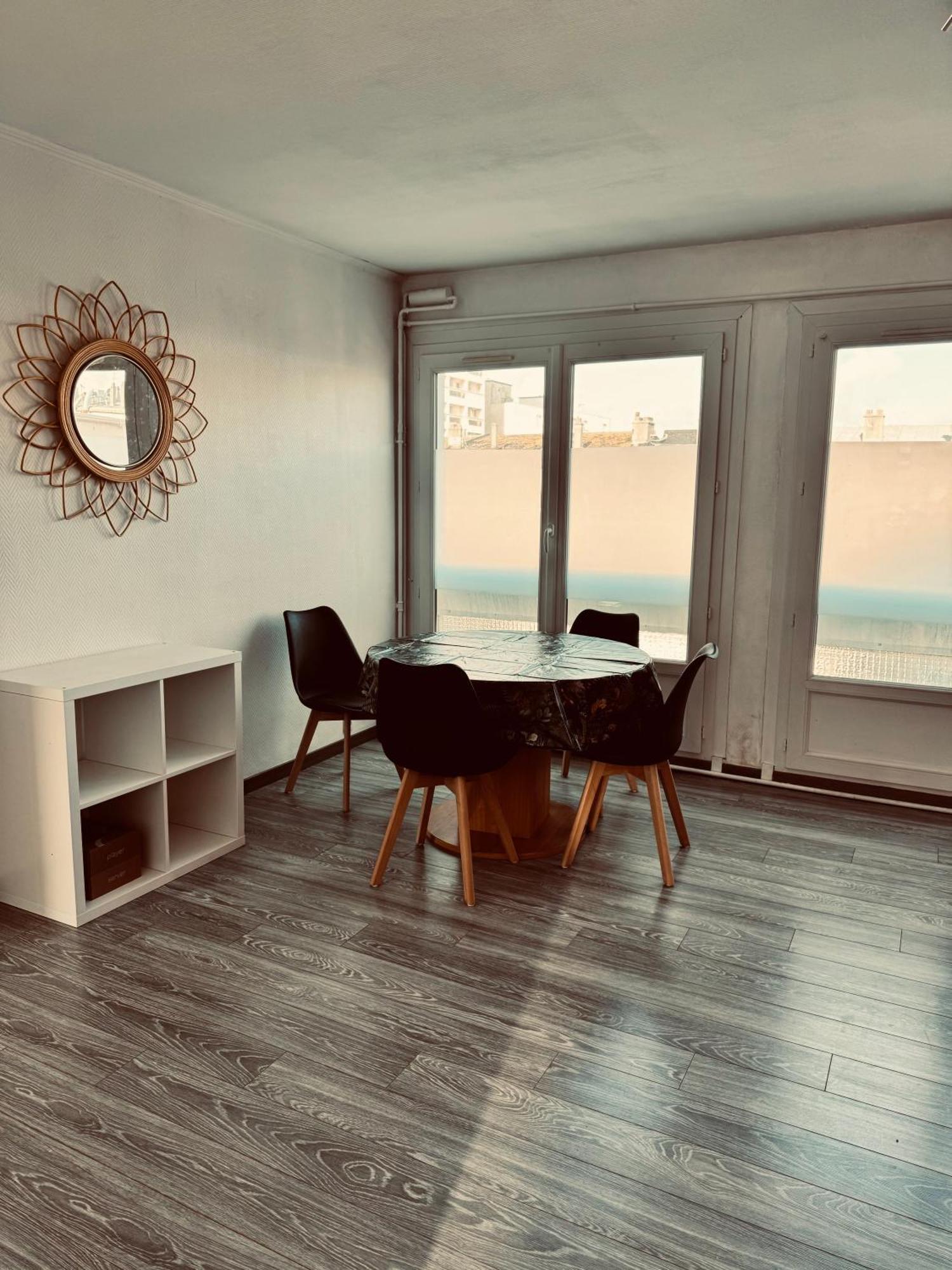 Superbe Appartement T3 Renove - Calais Nord Luaran gambar